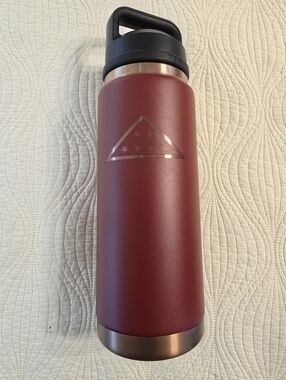 NWT Yeti Limited Edition Folds Of Honor Rambler With Chug Cap, 26 Oz